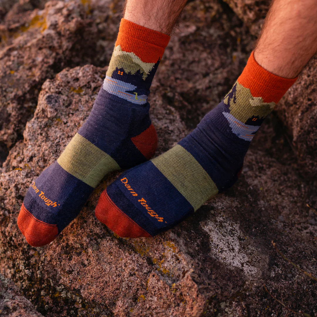 DARN TOUGH Men's Close Encounters Micro Crew Midweight Hiking Socks 5014 Eclipse
