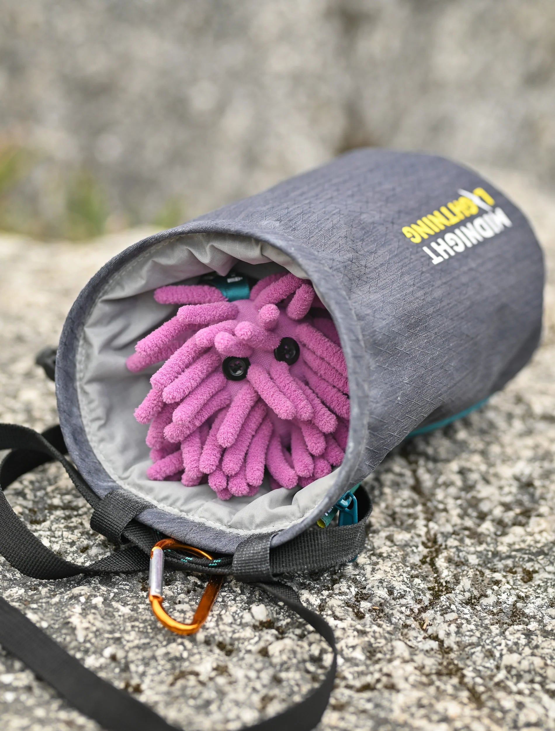 MIDNIGHT LIGHTNING Chalktopus Chalk Distributor