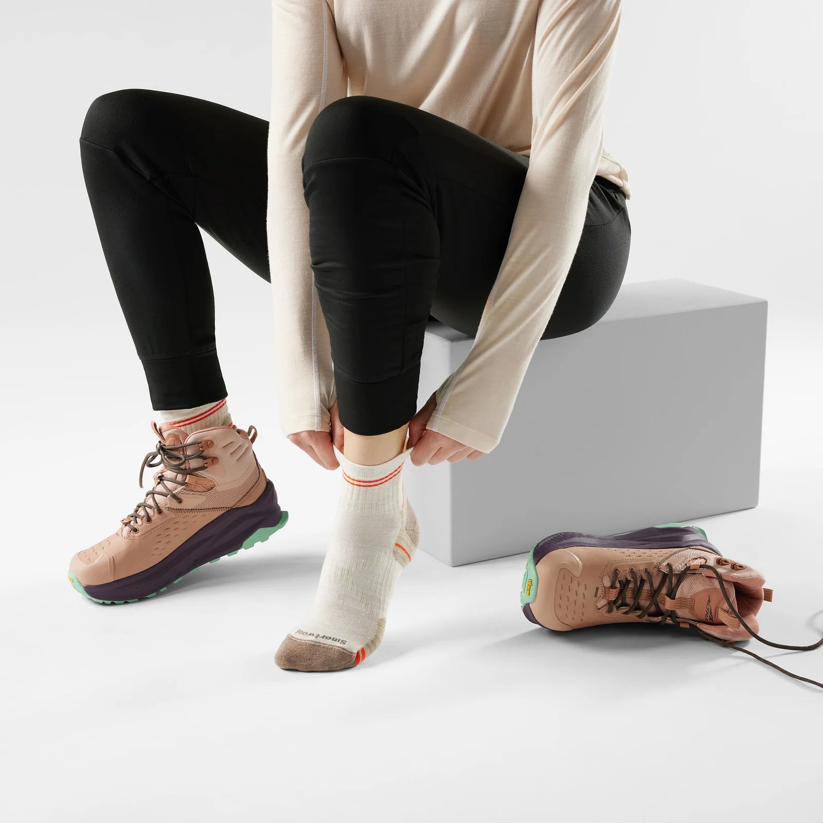 SMARTWOOL Women’s Hike Ankle Socks Targeted Cushion Moonbeam
